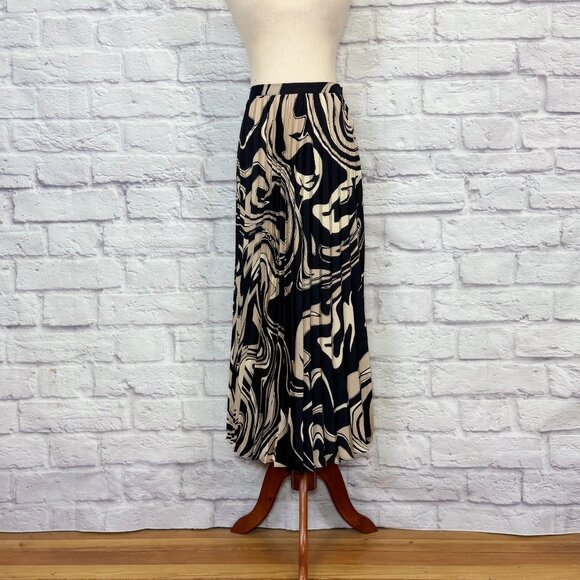 Truth By Republic Dresses & Skirts - Truth By Republic Black Abstract Print Pleated Midi Skirt